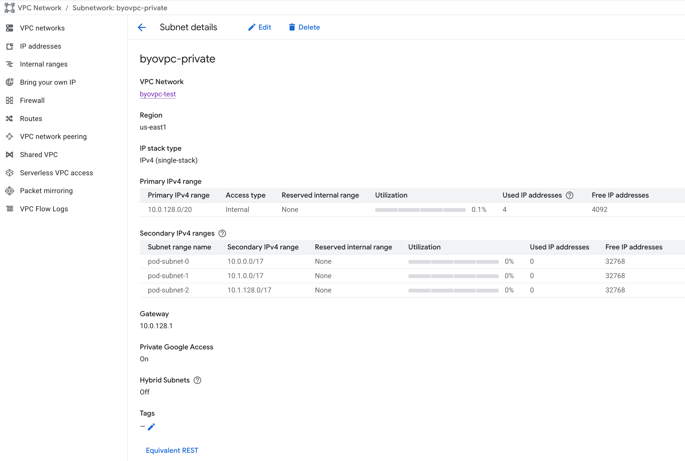 Private Google Access が有効になっている、プライマリおよびセカンダリの IPv4 範囲を示した BYOC GCP サブネ�ットの詳細