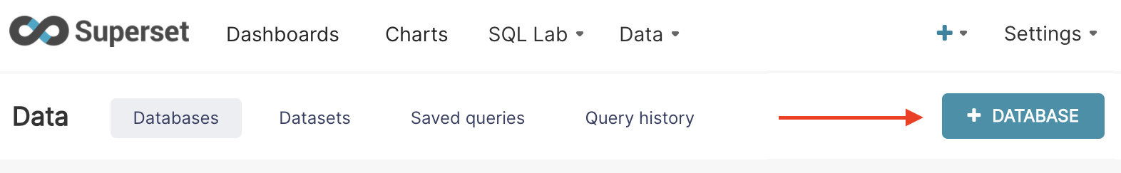 Superset 인터페이스에 Database 메뉴와 강조 표시된 + Database 버튼이 표시된 화면